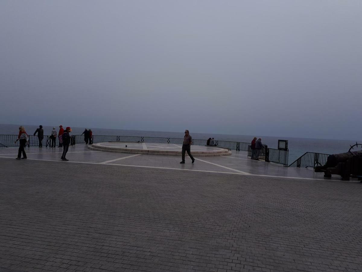 Calle Antonio Millon Nerja Dış mekan fotoğraf